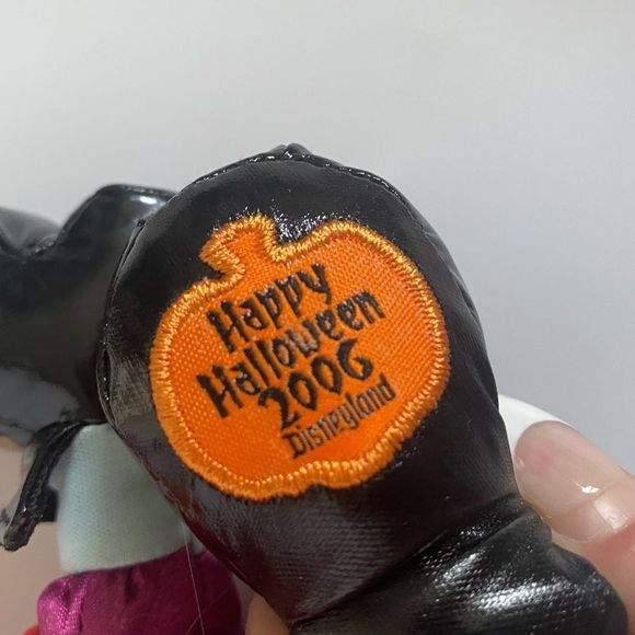 ❌SOLD❌ Disney Authentic Disneyland 2006 Halloween Plushie - Picture 6 of 11